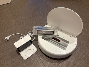 Xiaomi Mi Robot Vacuum-Mop (STYTJ01ZHM) (4 foto / 5)