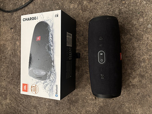 JBL Charge 4 + коробка (1 фото из 1)