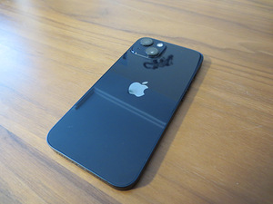 iPhone 13 128GB Midnight (2 foto / 2)