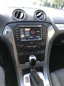 Ford Mondeo 2011 (12 foto / 14)