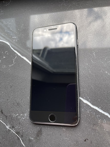 iPhone 8 плюс 64гб (1 фото из 5)
