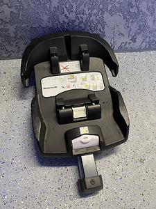 Автокресло Doona + isofix (5 фото из 5)
