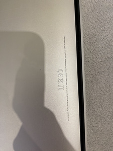 Macbook Pro 2018 (4 foto / 5)