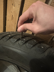 Talverehvid Goodyear Ultragrip R18 (5 foto / 5)