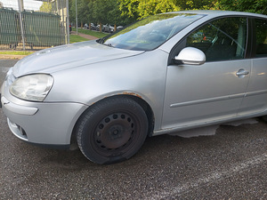 Volkswagen Golf V 1.6 BSE (75 kW), 2007, manuaal, remontimis (2 foto / 15)