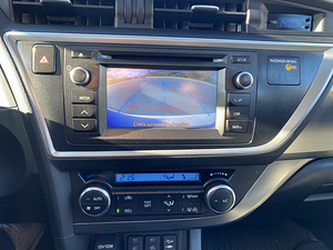 Продам Toyota Auris 2014г. (9 фото из 11)