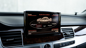 Audi A8 Long President klassi 3.0 184kW (2 foto / 15)