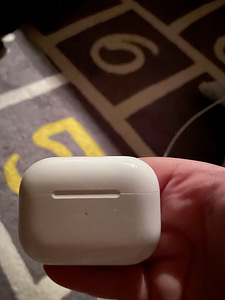 AirPods pro (2 фото из 5)