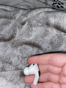 AirPods pro (4 фото из 5)
