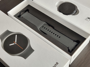 Samsung Galaxy Watch 8 40mm LTE Graphite + Fabric Band (2 foto / 3)