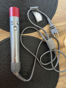 Dyson (6 фото из 6)