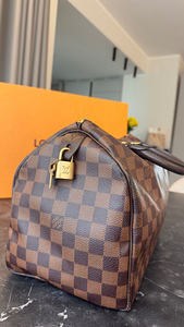 Оригинальная Louis Vuitton Speedy 30 Damier Ebene (3 фото из 5)