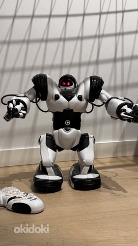 WowWee Robosapien (отличный подарок для ребенка)