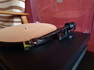 Pro-Ject Debut Carbon EVO (4 фото из 8)