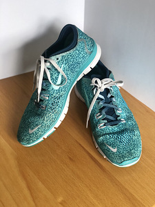 Nike spordijalatsid, suurus 38 (4 foto / 5)