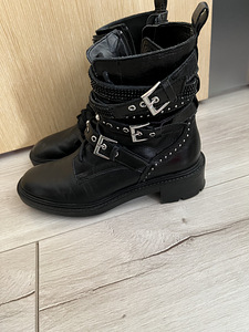 Ботинки Zara (2 фото из 3)