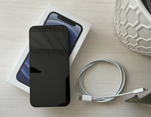 iPhone 12 mini 64 ГБ черный (1 фото из 2)