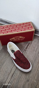 Uued! VANS slippers, tossud s39 (1 foto / 8)