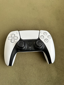 PS5 Dualsense контроллер (1 фото из 2)