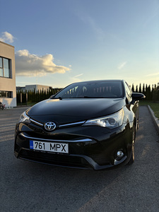 Toyota Avensis 2016 (1 фото из 9)