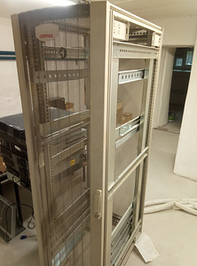 Серверный шкаф 42U Rack (7 фото из 7)