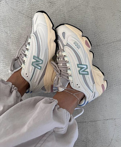 NEW BALANCE 1000 SNEAKERS Vabaajajalatsid Suurus 39 (1 foto / 6)