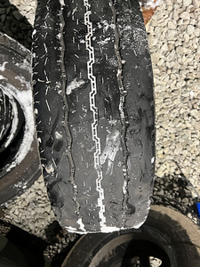 Bussi/matkaauto suverehvid! Bridgestone (4 foto / 4)