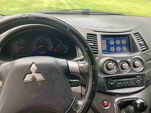 Mitsubishi Grandis, 2.0D, 100kW, manuaal, 7-kohta, varuosad! (10 foto / 10)
