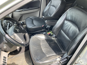 Mitsubishi Grandis 2.0DID 100 kw, varuosad! (3 foto / 5)