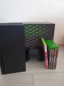 Xbox series x + Games (1 foto / 4)