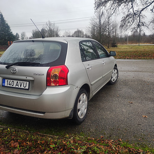 Toyota Corolla 1.6 81kW (2 foto / 13)
