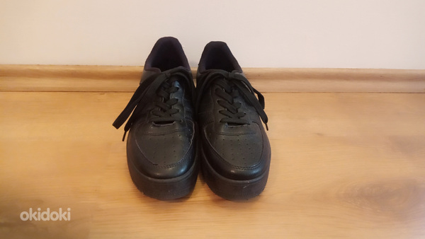 Чёрные кроссовки 37 размер (фото #6)