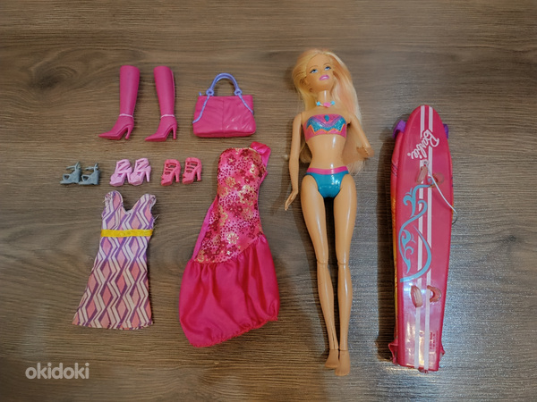 Домик, кукла и одежда Барби (фото #6)