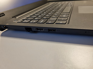 Lenovo V130-15IKB (2 foto / 4)