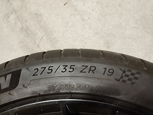 Продаются шины на дисках новые Мишлен 275\ 35 \R19 комплект (3 фото из 10)