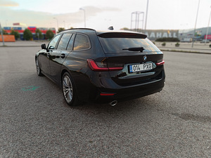 BMW 320D MHEV 2.0 R4 140kW Sportline Touring (2022a) (2 foto / 10)