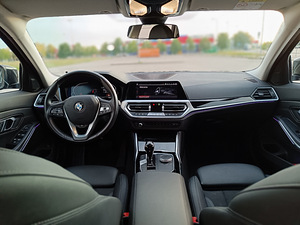 BMW 320D MHEV 2.0 R4 140kW Sportline Touring (2022a) (7 foto / 10)