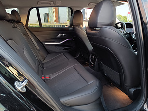 BMW 320D MHEV 2.0 R4 140kW Sportline Touring (2022a) (9 foto / 10)