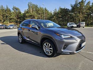 Bolt/Uber Comfort/ Premium Lexus NX300h (5 foto / 8)