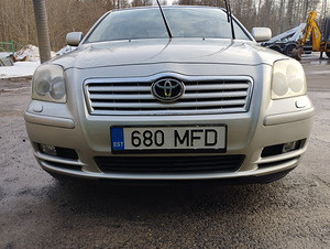 Продам Toyota Avensis 2005 (3 фото из 11)