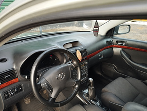 Продам Toyota Avensis 2005 (9 фото из 11)