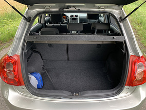 Toyota Auris 2.2 130kw (14 foto / 15)