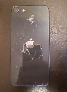 iPhone se 2022 (4 фото из 6)