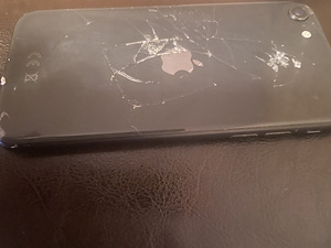 iPhone se 2022 (5 фото из 6)