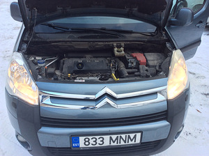 Citroen Berlingo 2011 (8 фото из 11)