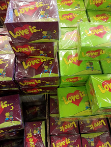 Жвачки Love is... (3 фото из 4)