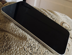 iPhone 14 plus starlight 256 Gb (2 foto / 4)