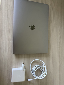 MacBook pro 16 2019 i7 32gb (1 foto / 4)