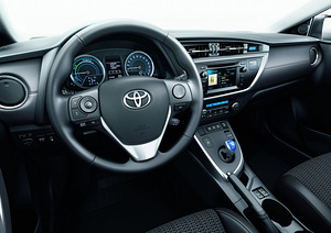 AUTORENT TOYOTA AURIS HÜBRID + LPG | BOLT FORUS WOLT (3 foto / 3)