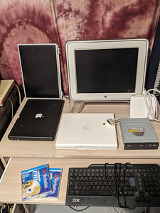 Apple ekraan Cinema display ja vanad sülearvutid (1 foto / 4)